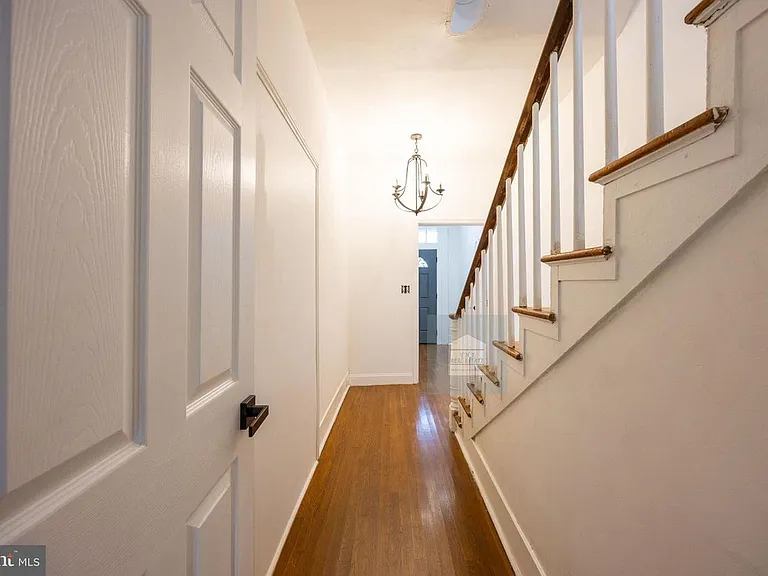 209 E Martin St #B — Photo 27