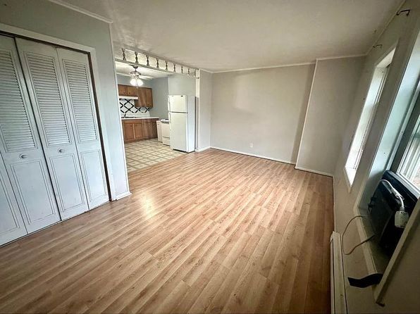 110 E Prairie St #8