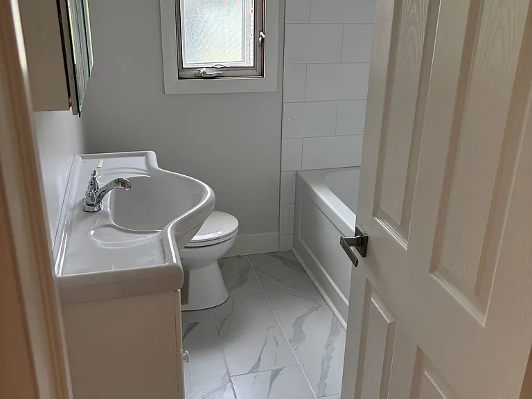 5648 Royal Manor Dr — Photo 6