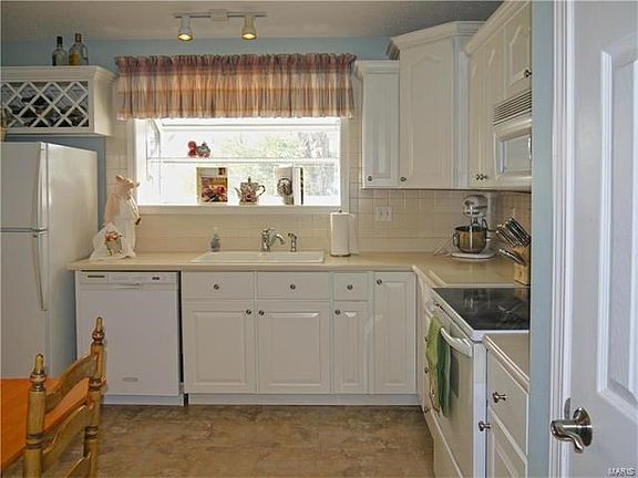 2nd image of 16259 Fullerton Meadows Dr