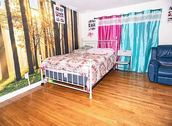 4th image of 106 Hermon St #1