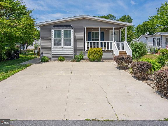 2nd image of 31621 Dogwood Ct