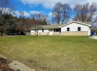 6083 Woodlea Dr, Kalamazoo, MI 49048