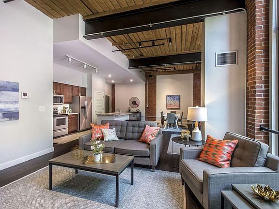 3rd image of 1428 Main St #827396407