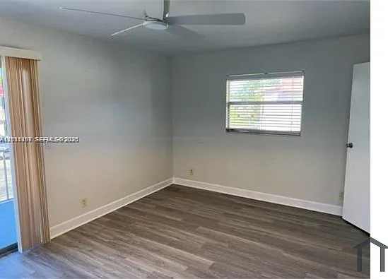 594 Saxony Dr #M — Photo 7