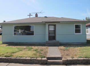 324 SE 12th St, College Place, WA 99324