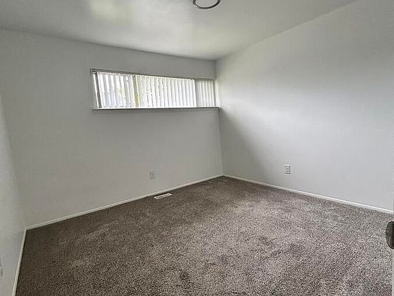 4th image of 540 Villa Dr