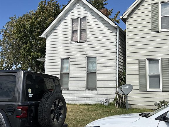 4th image of 2431 W Illinois St