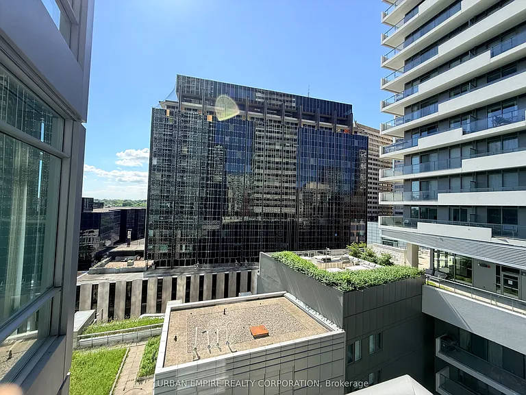 2191 Yonge St #1208 — Photo 11