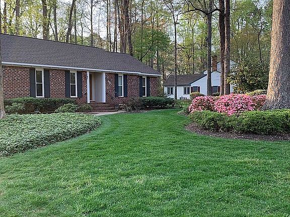 3rd image of 921 Prince Phillip Dr