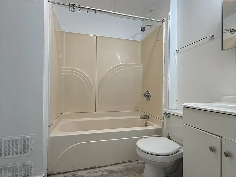 380 Orange St #1 — Photo 8