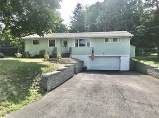 54 Richlee Dr, Camillus, NY 13031