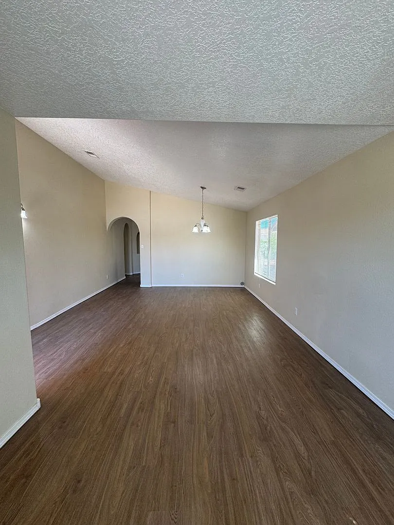 4 Bed 2 Bath Home! Fresh New Paint & Flooring Throughout Move In Special! — Photo 3
