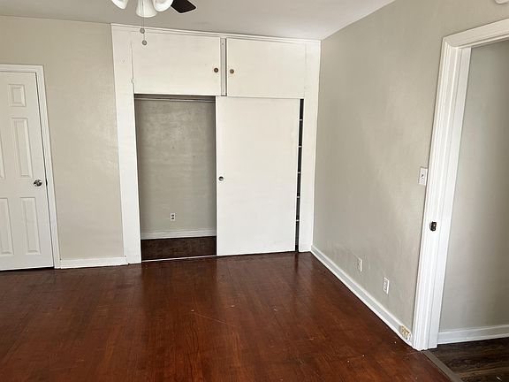 3rd image of 852 Saint Clair St #4