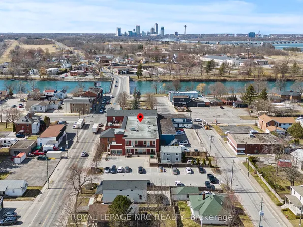 3710 Main St #106, Niagara Falls, ON L2G 6B1