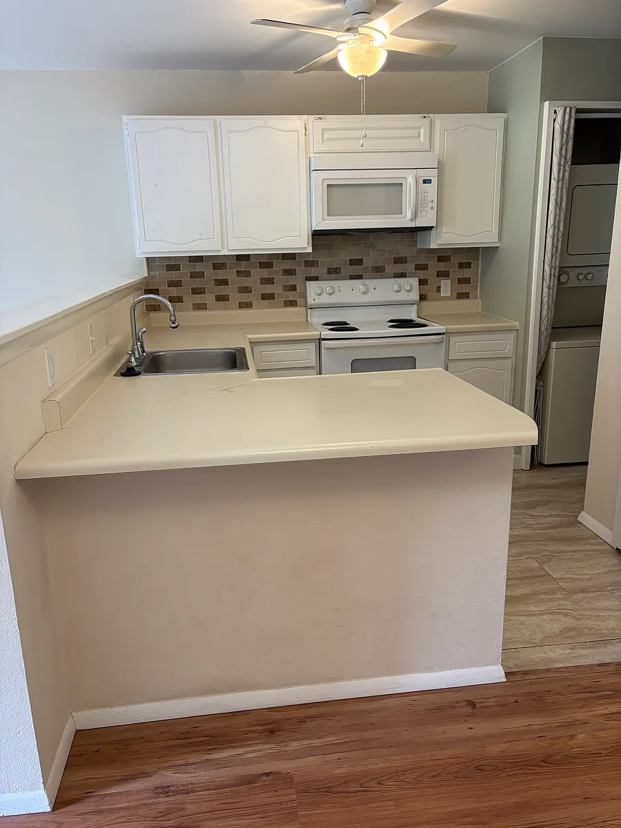 Building Photo - 7977 Countryside Dr #101A