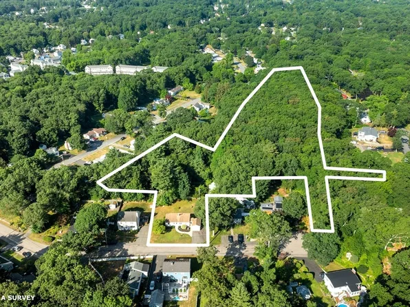 22 Oakland Cir, Abington, MA 02351