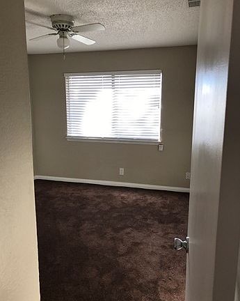 5th image of 40140 172nd St E