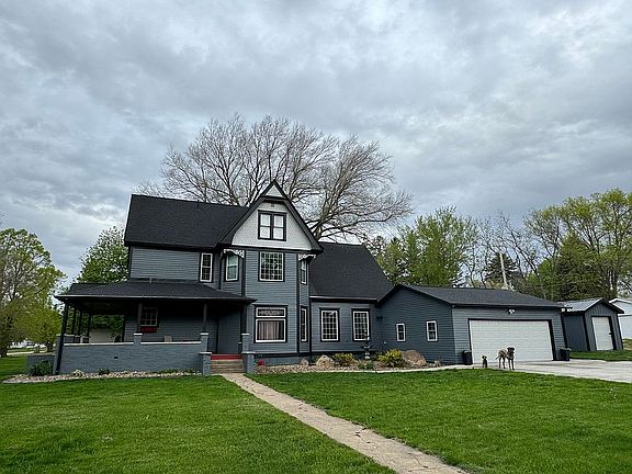 2nd image of 518 E Hughson St