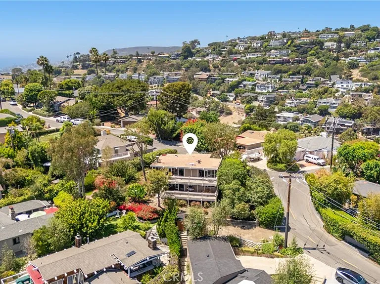 1494 Bluebird Canyon Dr — Photo 43
