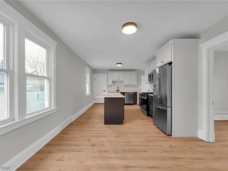 1330 W 67th St — Photo 10