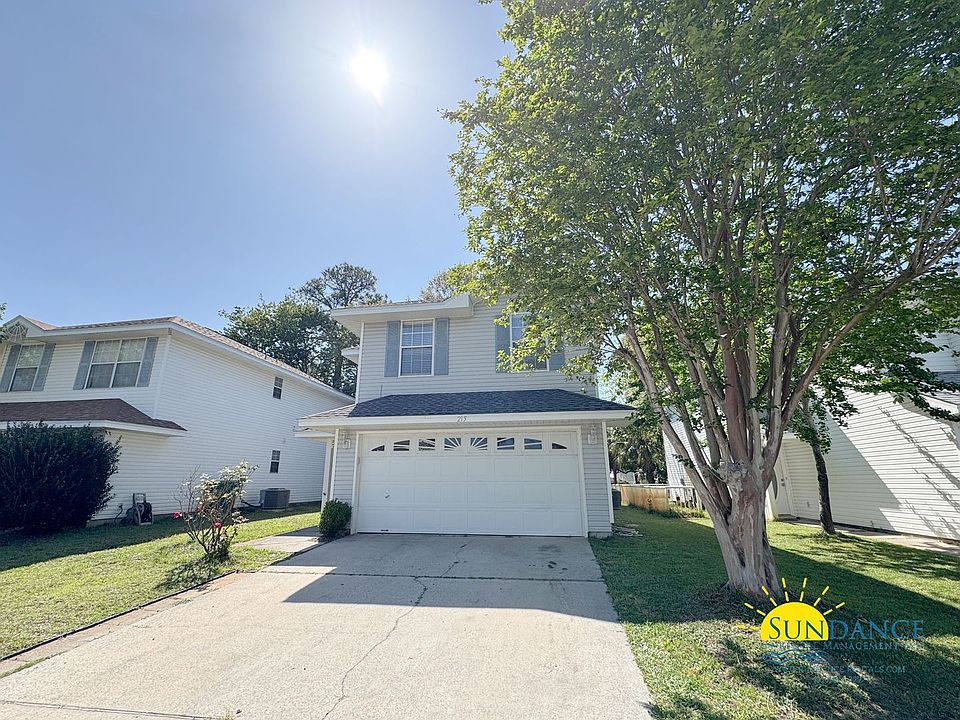 1st image of 215 Twin Lakes Ln