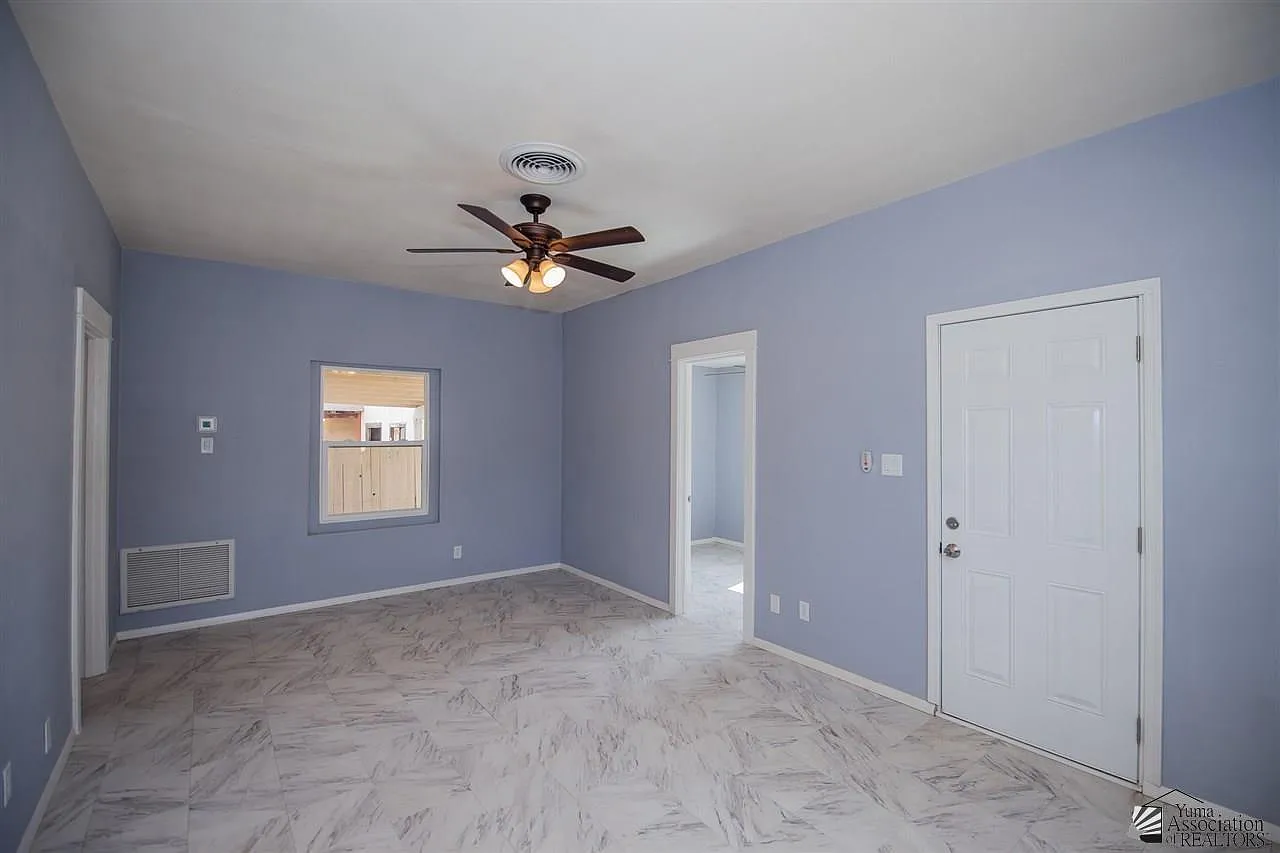 2 bed, 1.0 bath, 1095 sqft, $1,100 — Photo 3