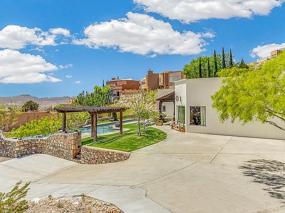 4th image of 10 Silver Crest Dr
