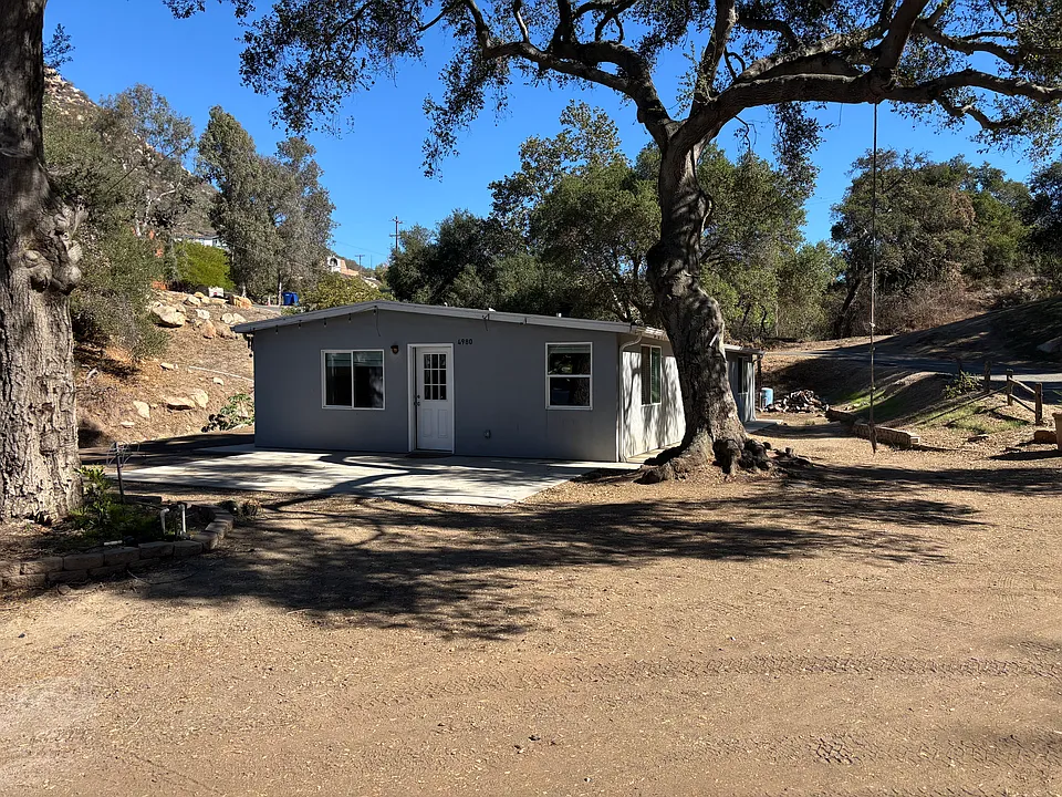 4980 La Cresta Rd