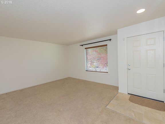 4th image of 4323 NE 125th Ave