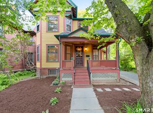 102 Huntington St, Hartford, CT 06105