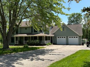 2936 N 4370th Rd, Sheridan, IL 60551