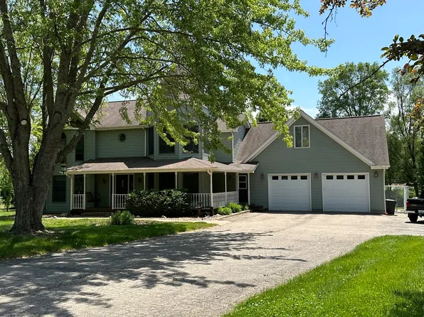 2936 N 4370th Rd, Sheridan, IL 60551