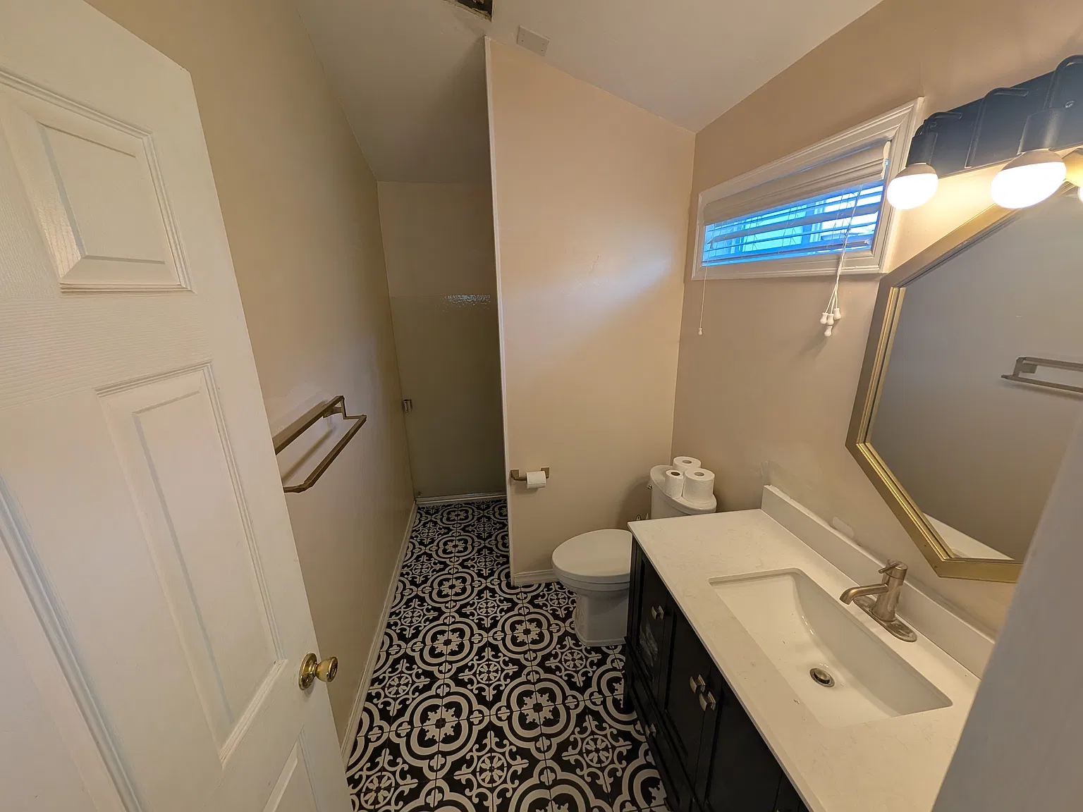 4 bed, 1750 sqft, $2,650 — Photo 4
