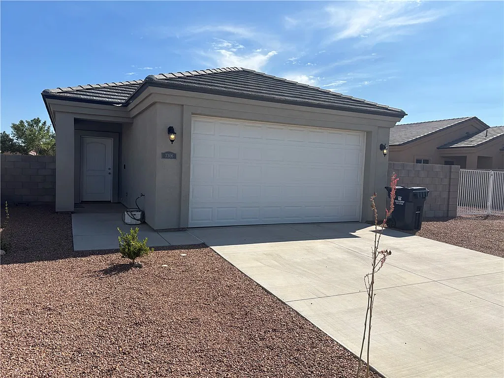 3 bed, 2.0 bath, 1193 sqft, $1,650 — Photo 2