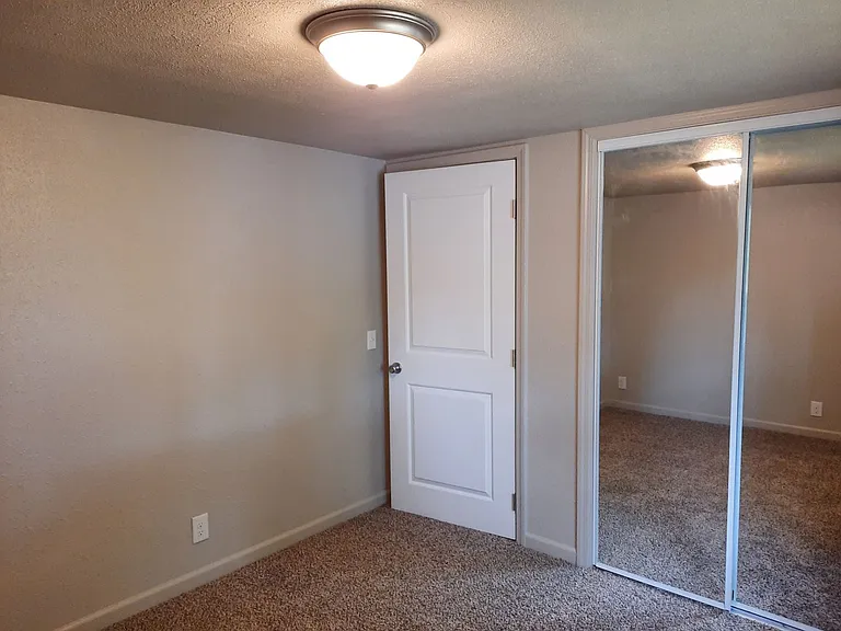 EN0064 James St Duplex- 2 Units — Photo 27