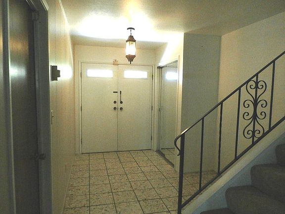 2nd image of 2355 Knollwood Dr