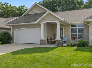 2552 Nuttall Ct, Holland, MI 49424