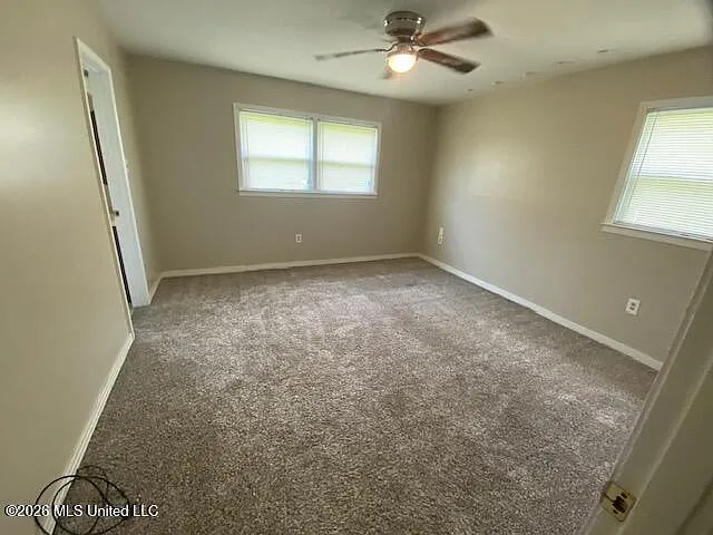 420 Champlin St — Photo 8