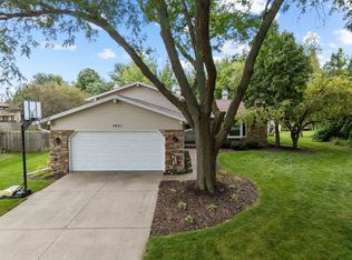 1651 Oakview Dr, Neenah, WI 54956