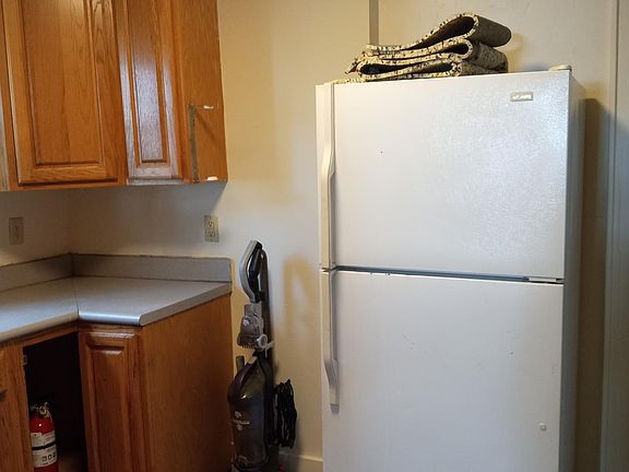 5th image of 133 Linden St