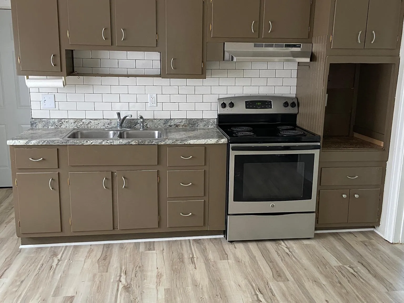2 bed, 918 sqft, $1,600 — Photo 4