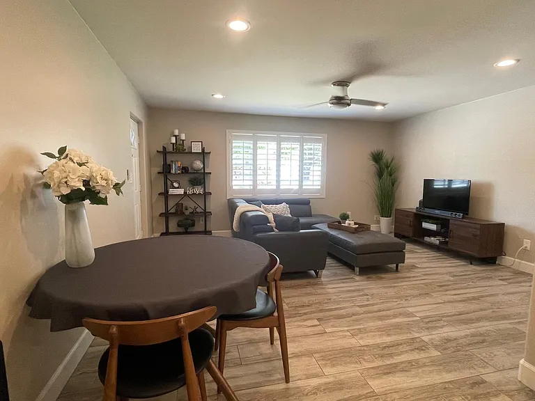509 E Vista Del Cerro Dr — Photo 3