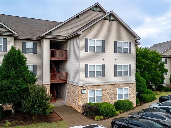 1412 Harts Ridge Dr, Seneca, SC 29678