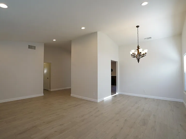 18637 Stare St — Photo 5