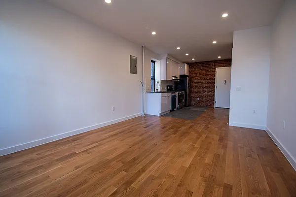 Rented by Bohemia Realty Group | media 20