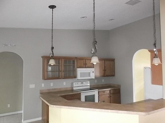2nd image of 1262 SW Minyo Ave