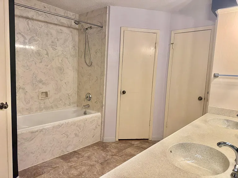 10422 Eagle Glen Dr — Photo 20
