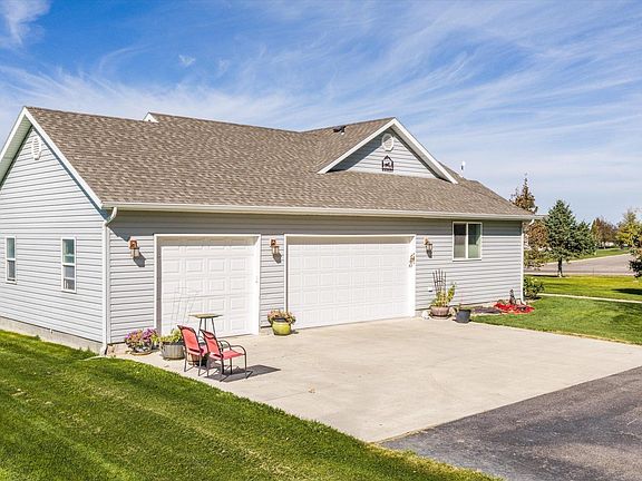 3rd image of 10895 Deerridge Dr