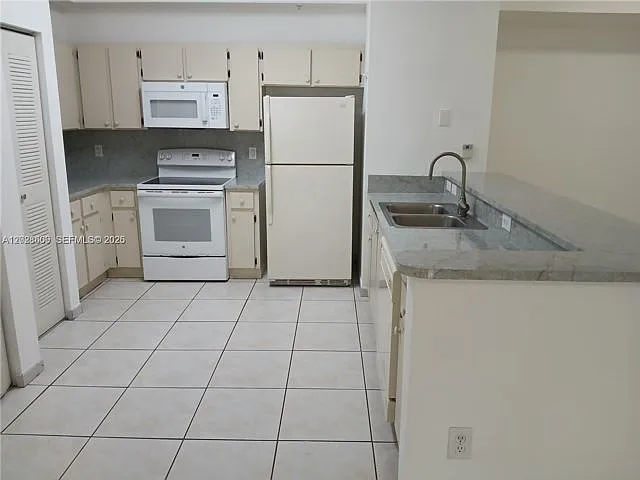 7230 NW 114th Ave #103 — Photo 2